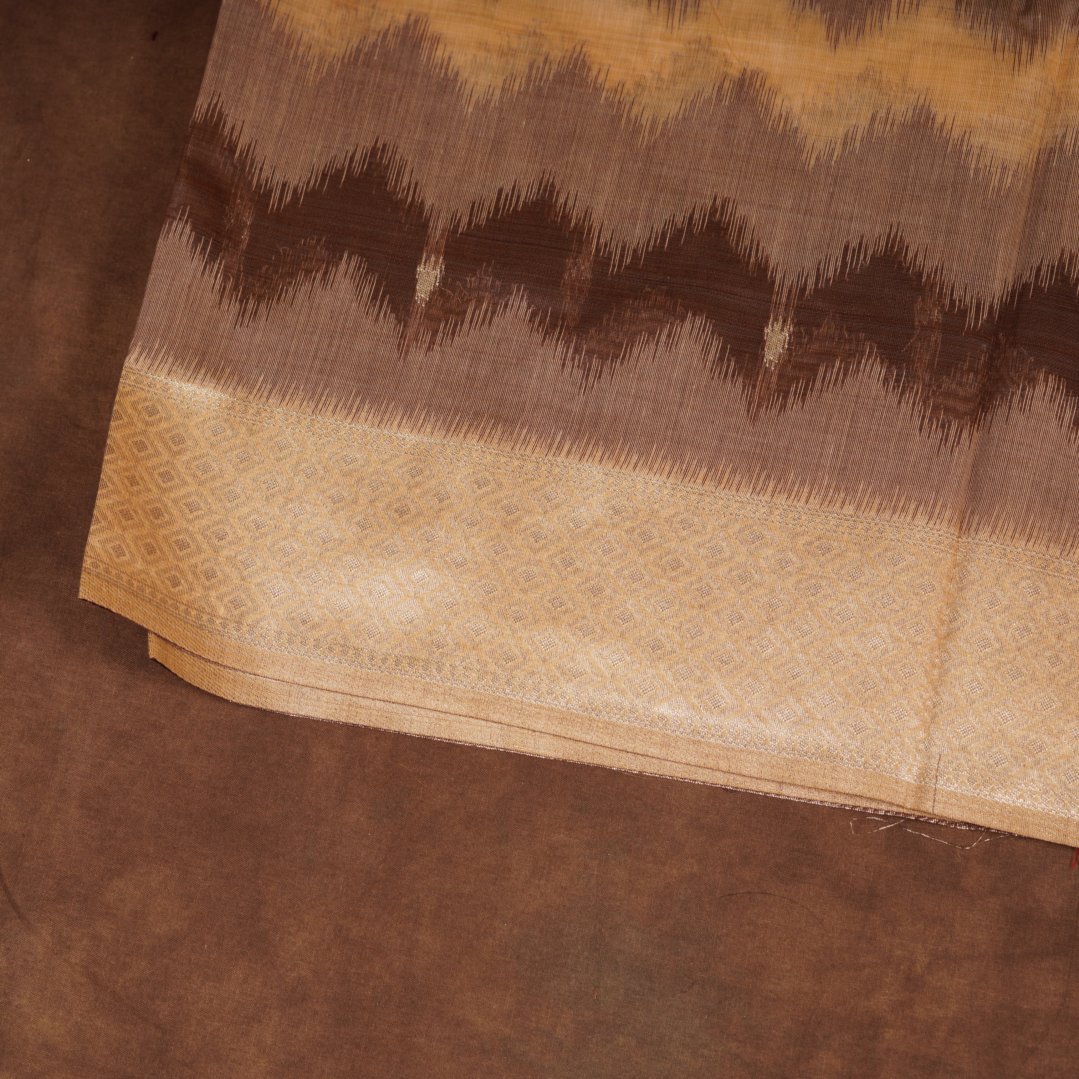 Cream Tie Dye Zigzag Chanderi Saree