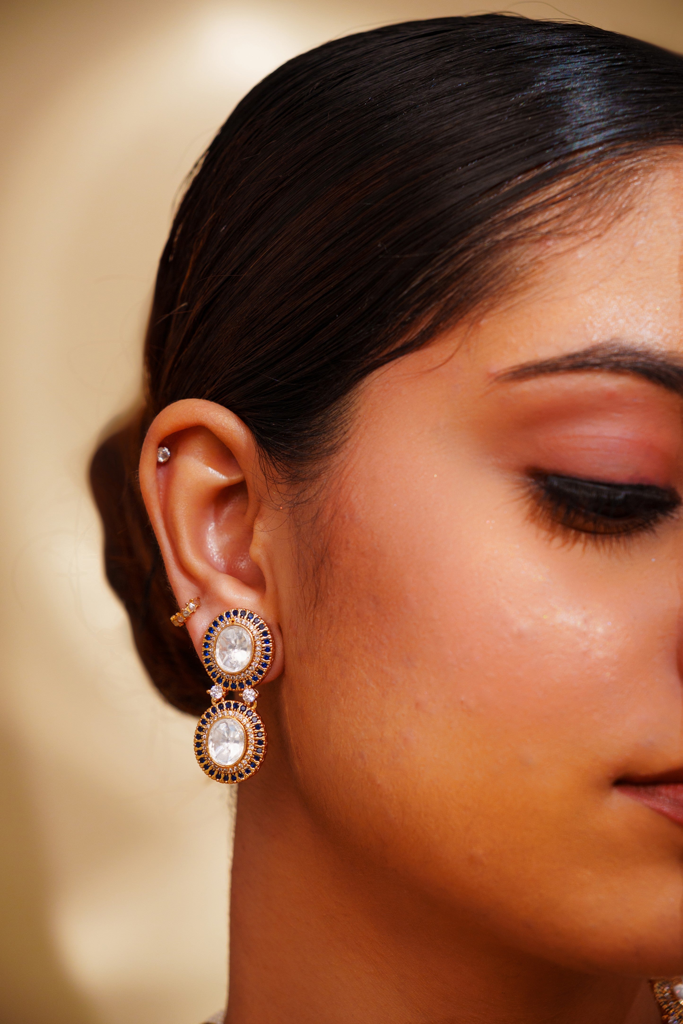 Elegant White Kundan & Sapphire Gold Necklace Set