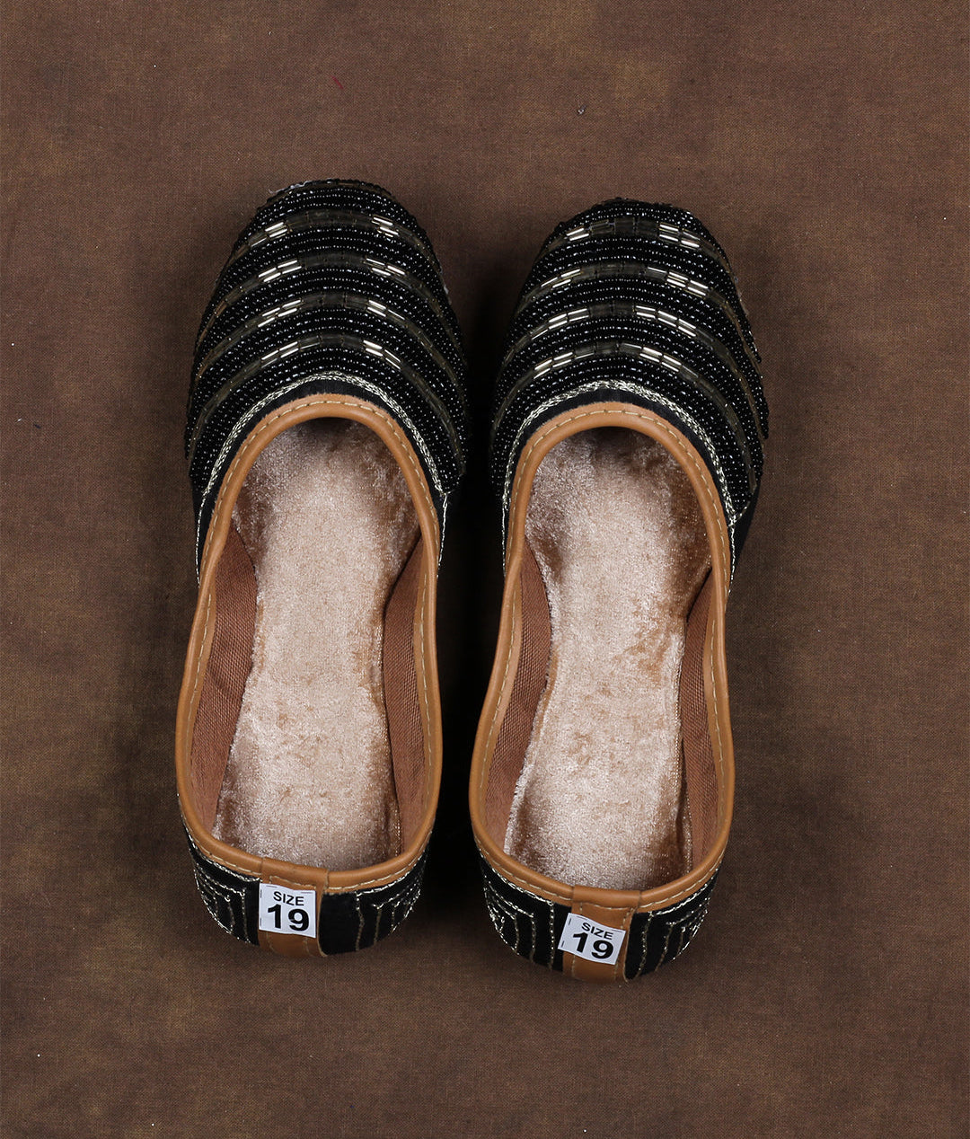 Soft Fabric Black Round Toe Jutti