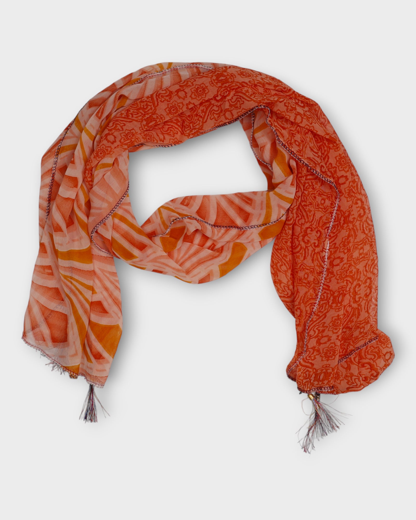 Stylish All-Season Scarf
