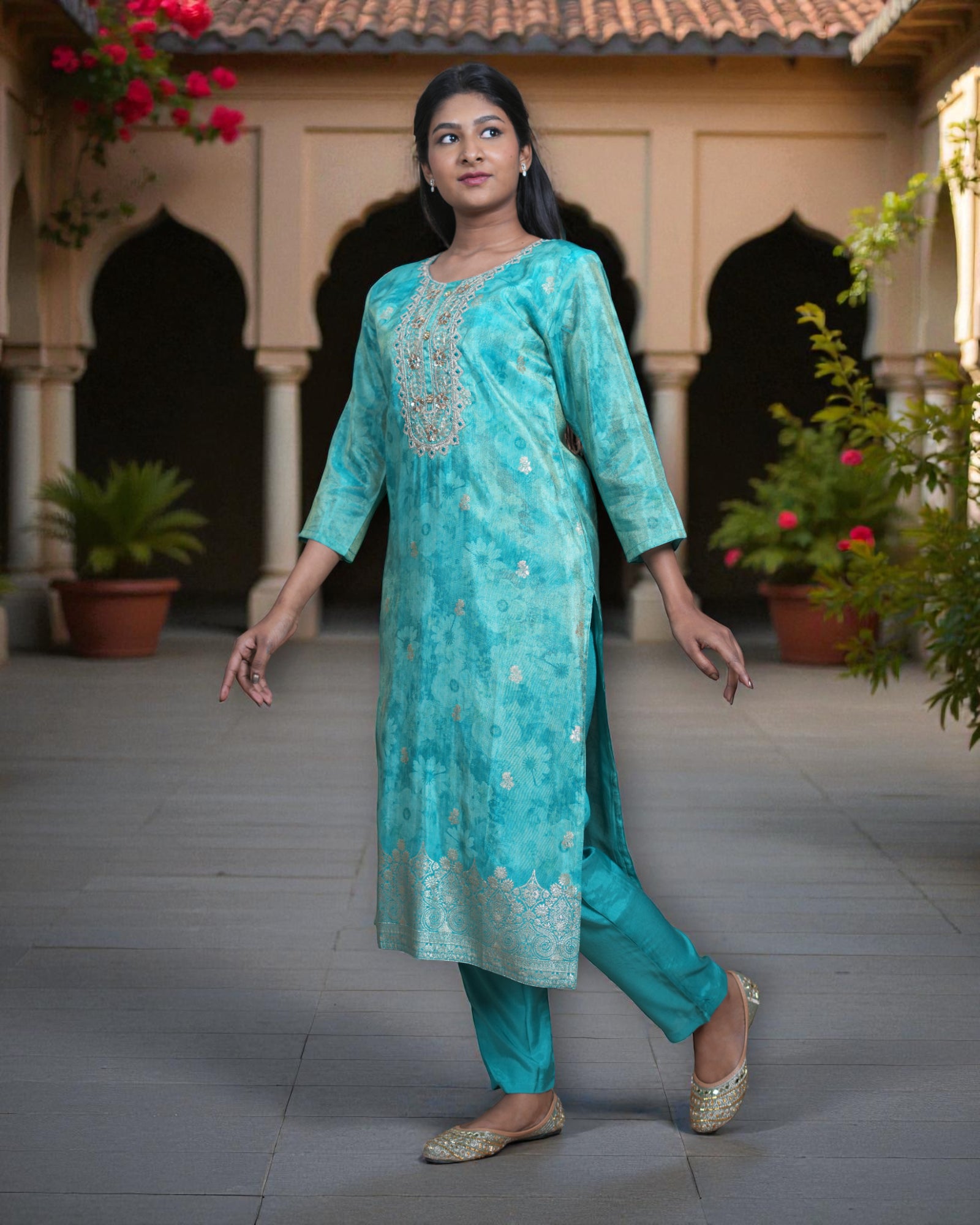 Ivory Zardozi Embroidered Kurta Set