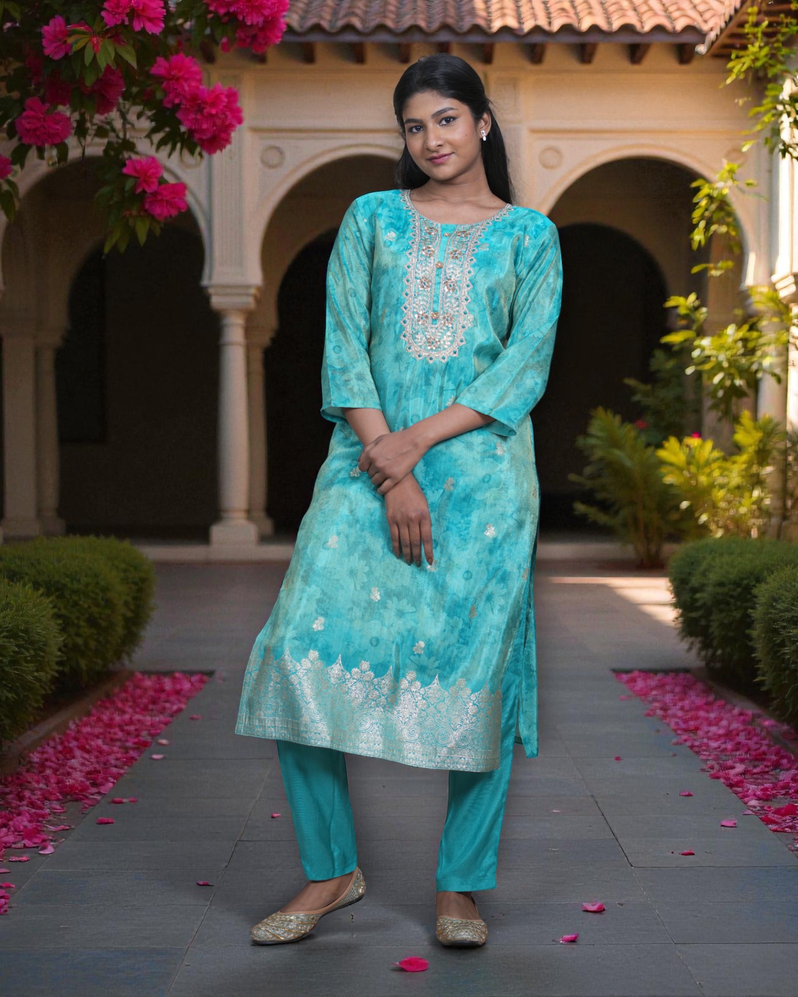 Ivory Zardozi Embroidered Kurta Set