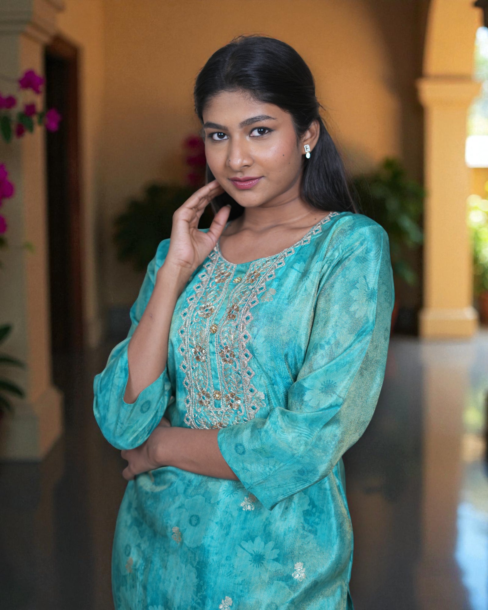 Ivory Zardozi Embroidered Kurta Set
