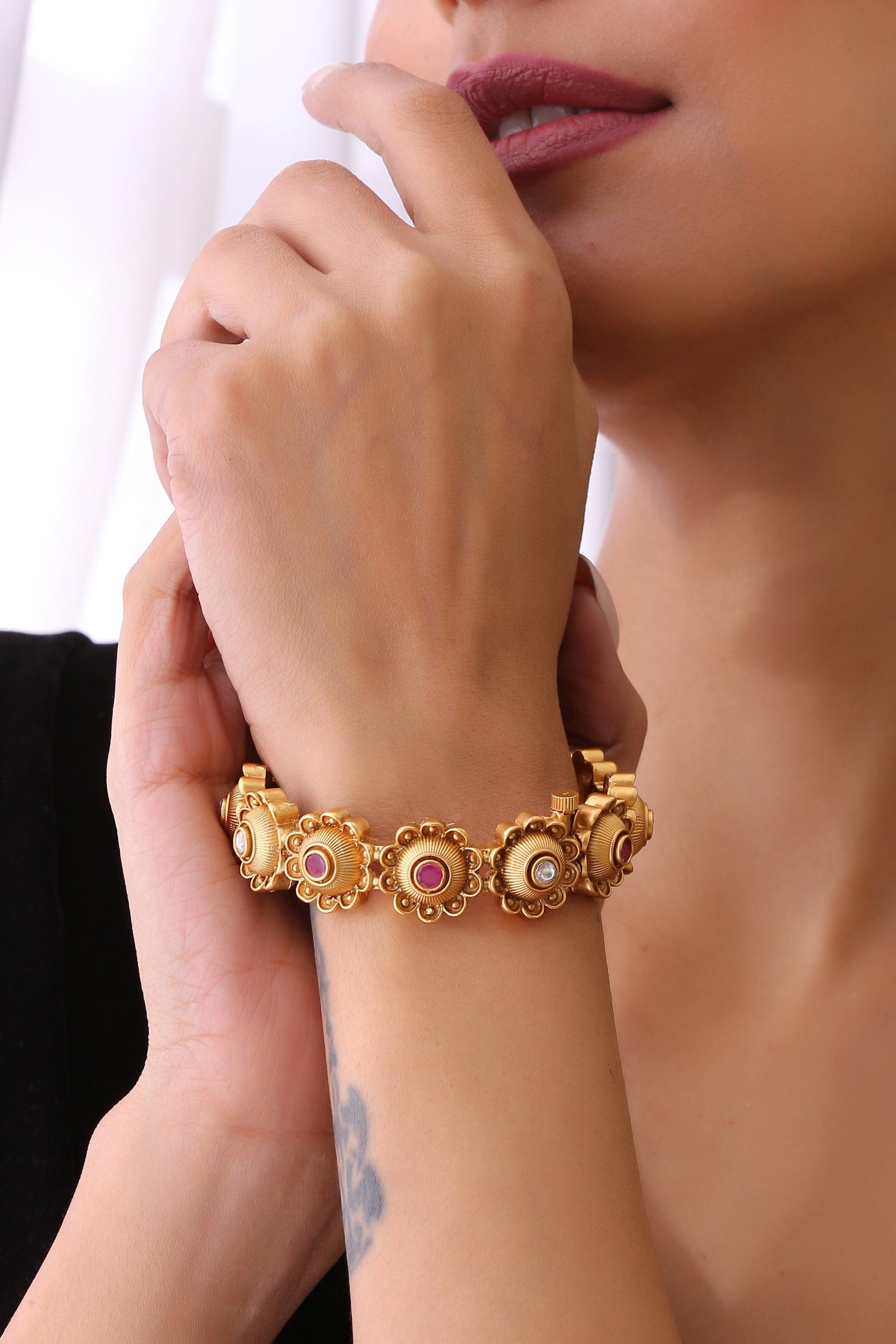 Divine Aura Temple Bangle - Dyulokha