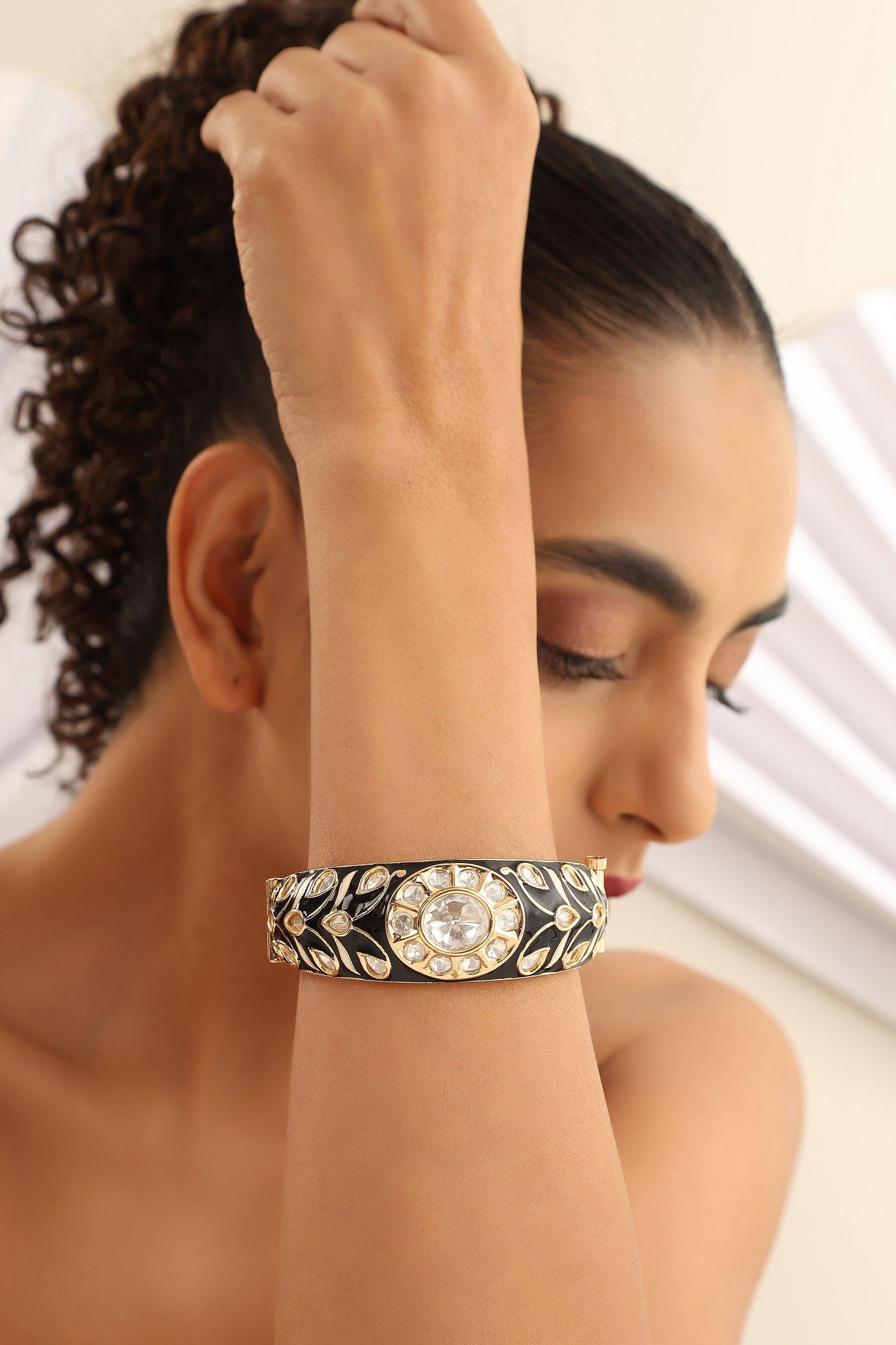 Embrace Elegance Polki Bracelet - Dyulokha