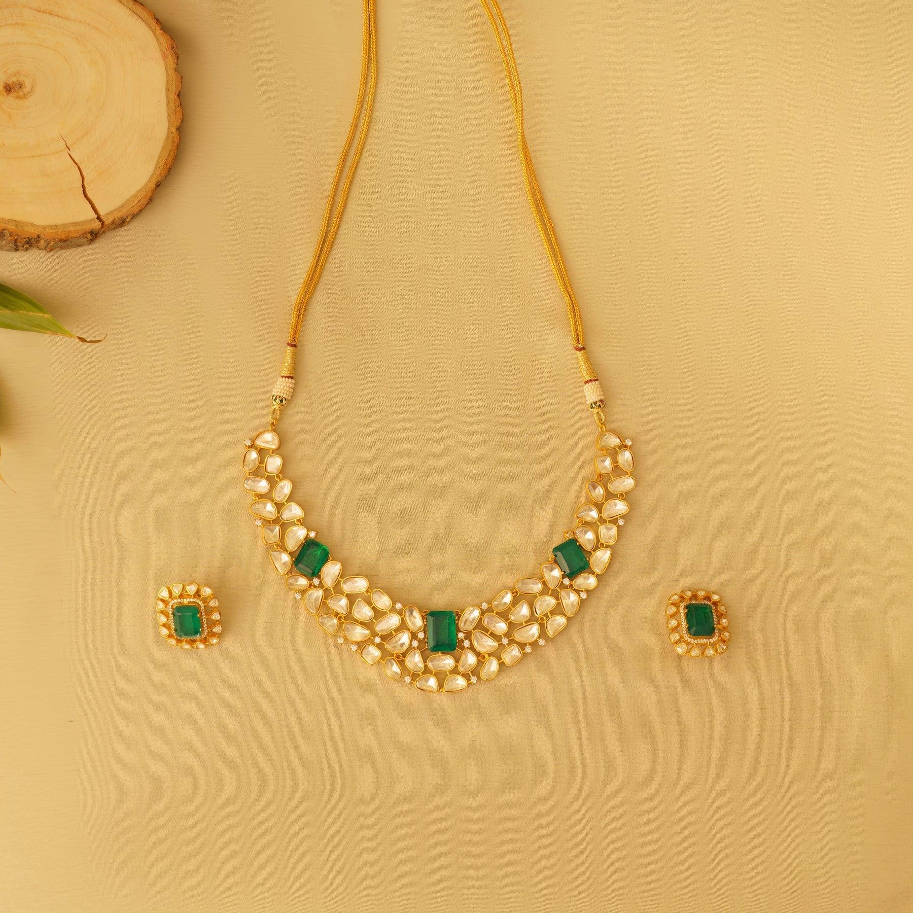 Emerald Kundan Necklace Set - Dyulokha