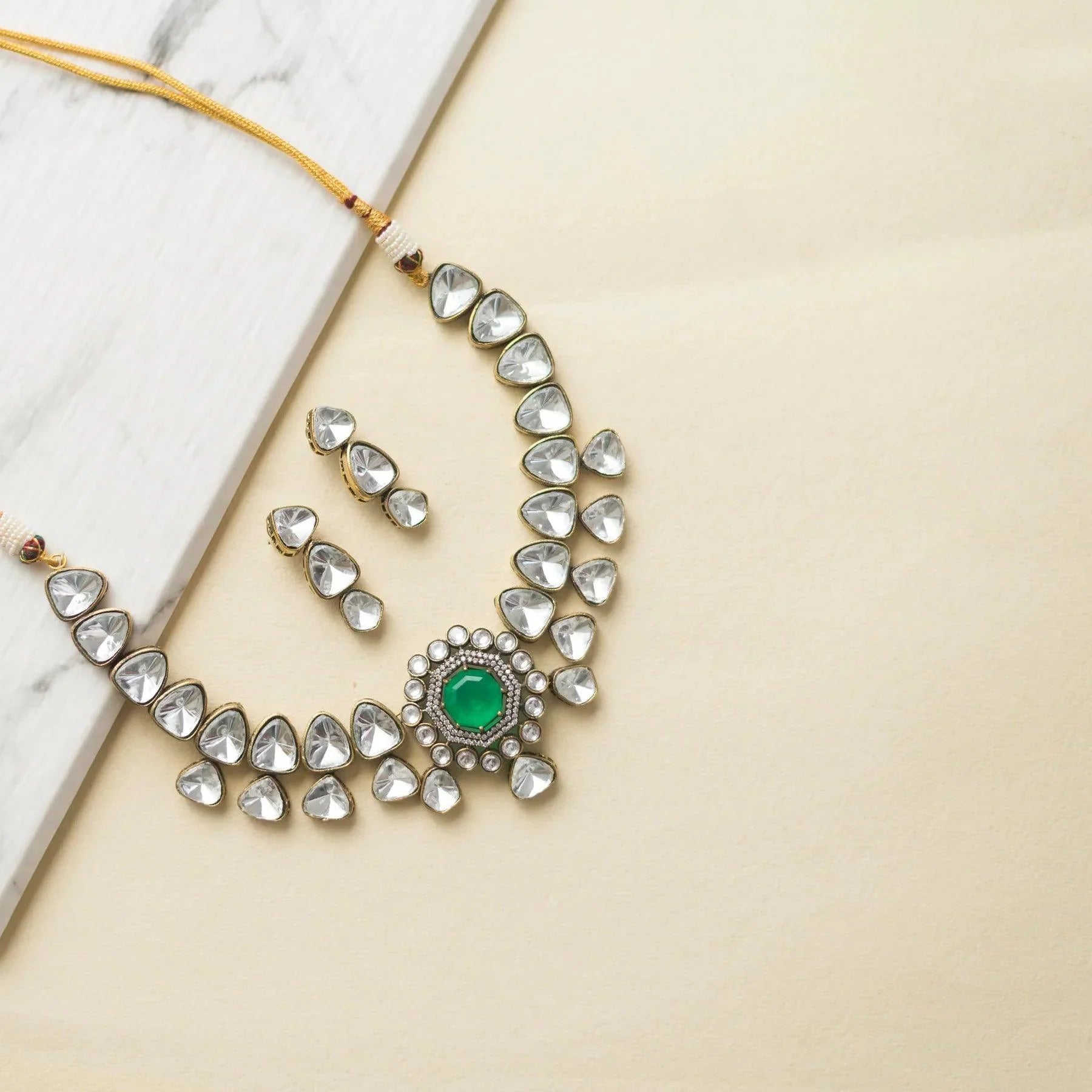 Vitorian Polki Necklace Set - Dyulokha