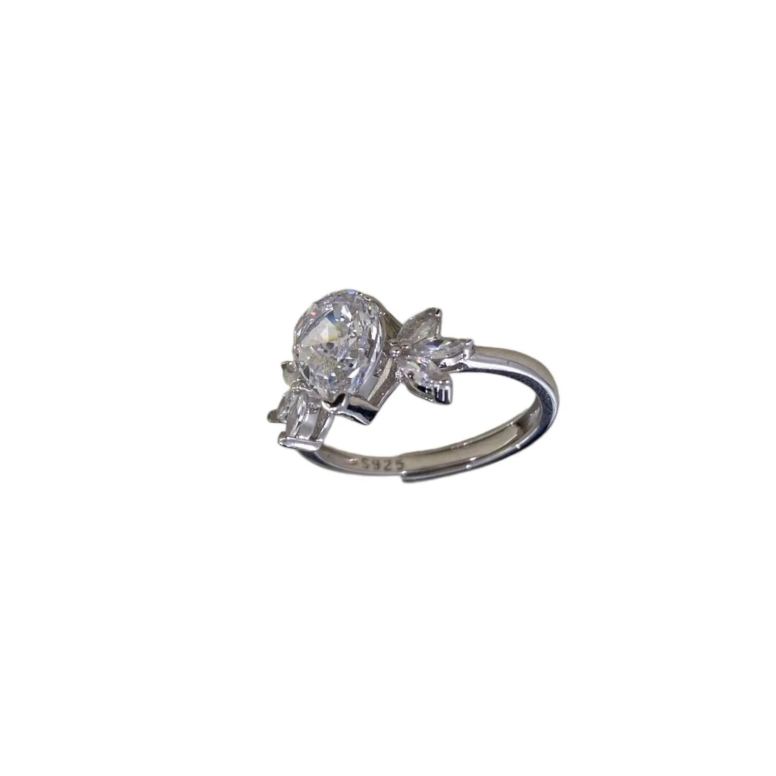 Symmetric Brilliance Diamond Ring - Dyulokha
