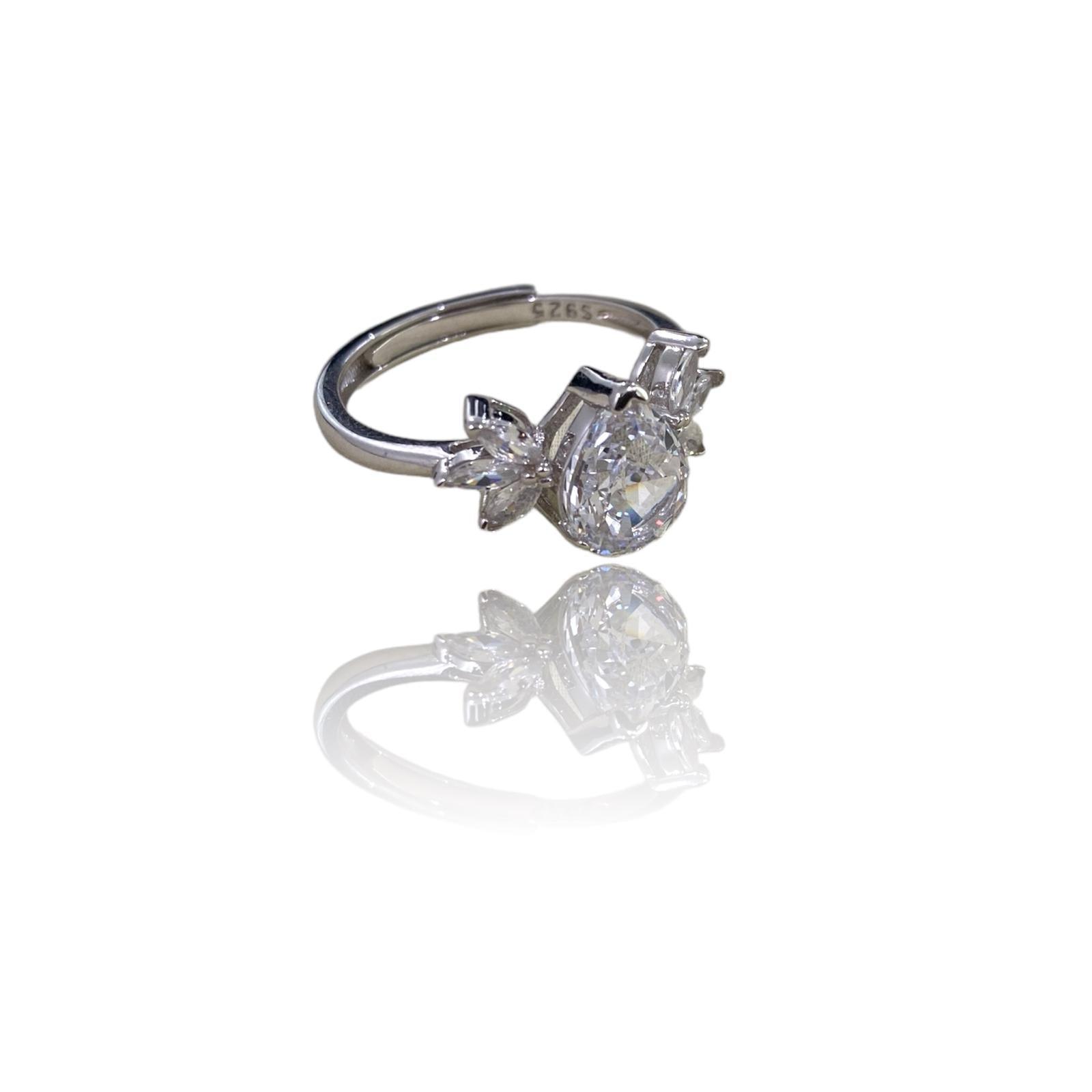Symmetric Brilliance Diamond Ring - Dyulokha