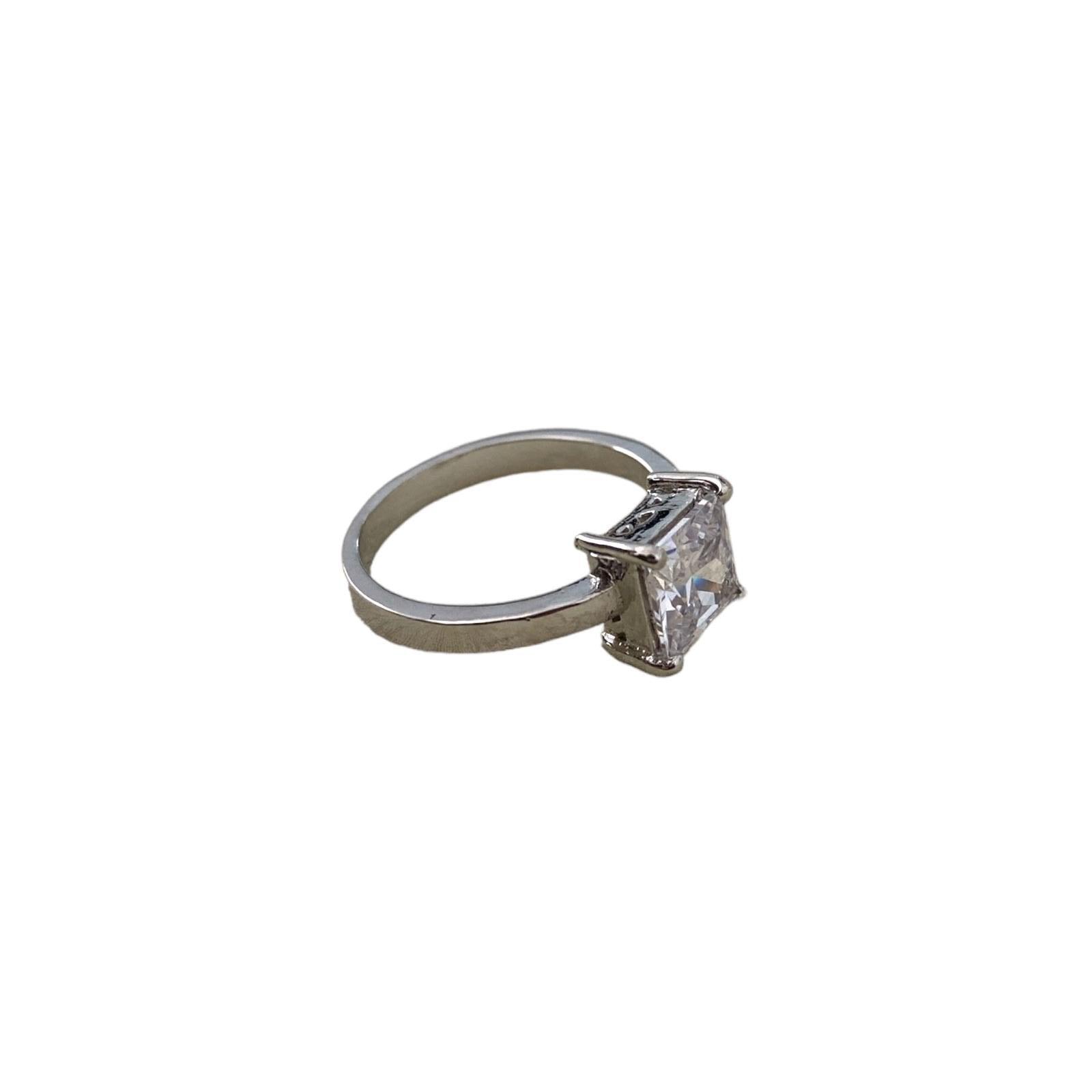 Princess CZ Solitaire Ring - Dyulokha