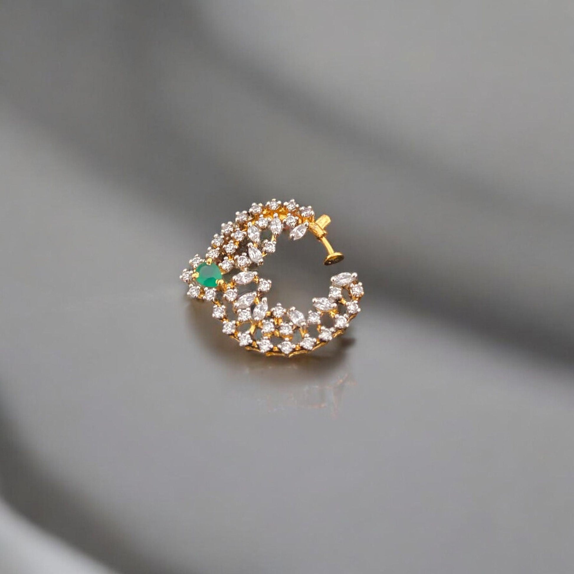 Enchanting Emerald Nose Ring - Dyulokha